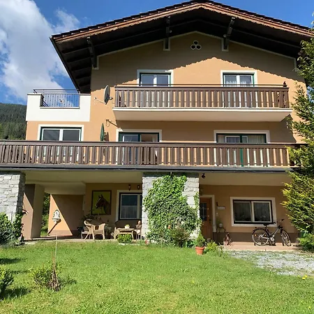 Ester バート・ホーフガシュタイン